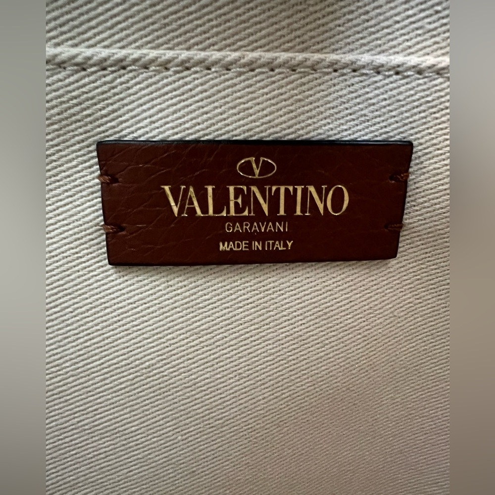 Valentino Garavani VLogo Wicker Top Handle Bag – Straw & Leather Crossbody - Picture 2 of 11